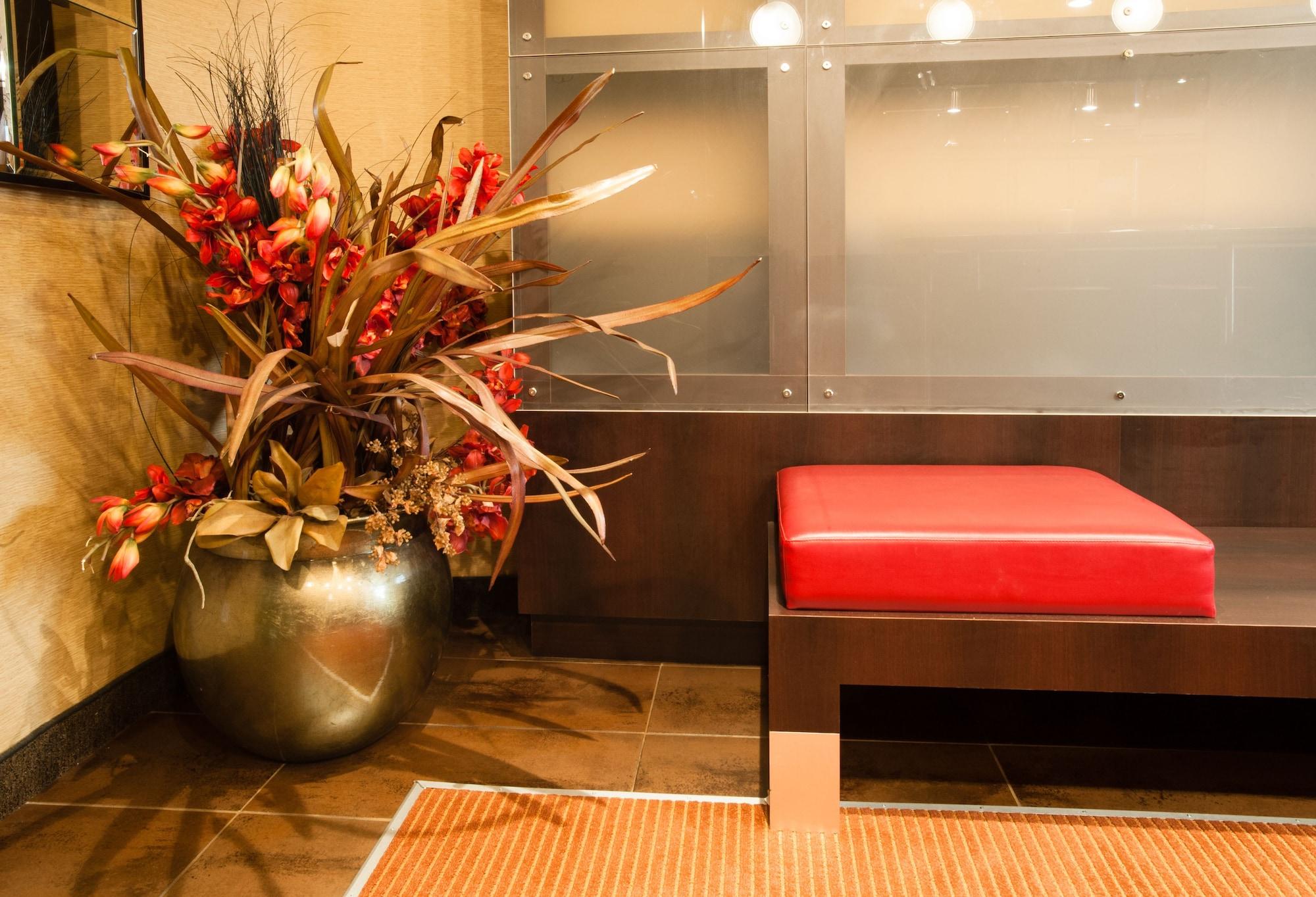 Le Chabrol Hotel & Suites มอนทรีอัล ภายนอก รูปภาพ