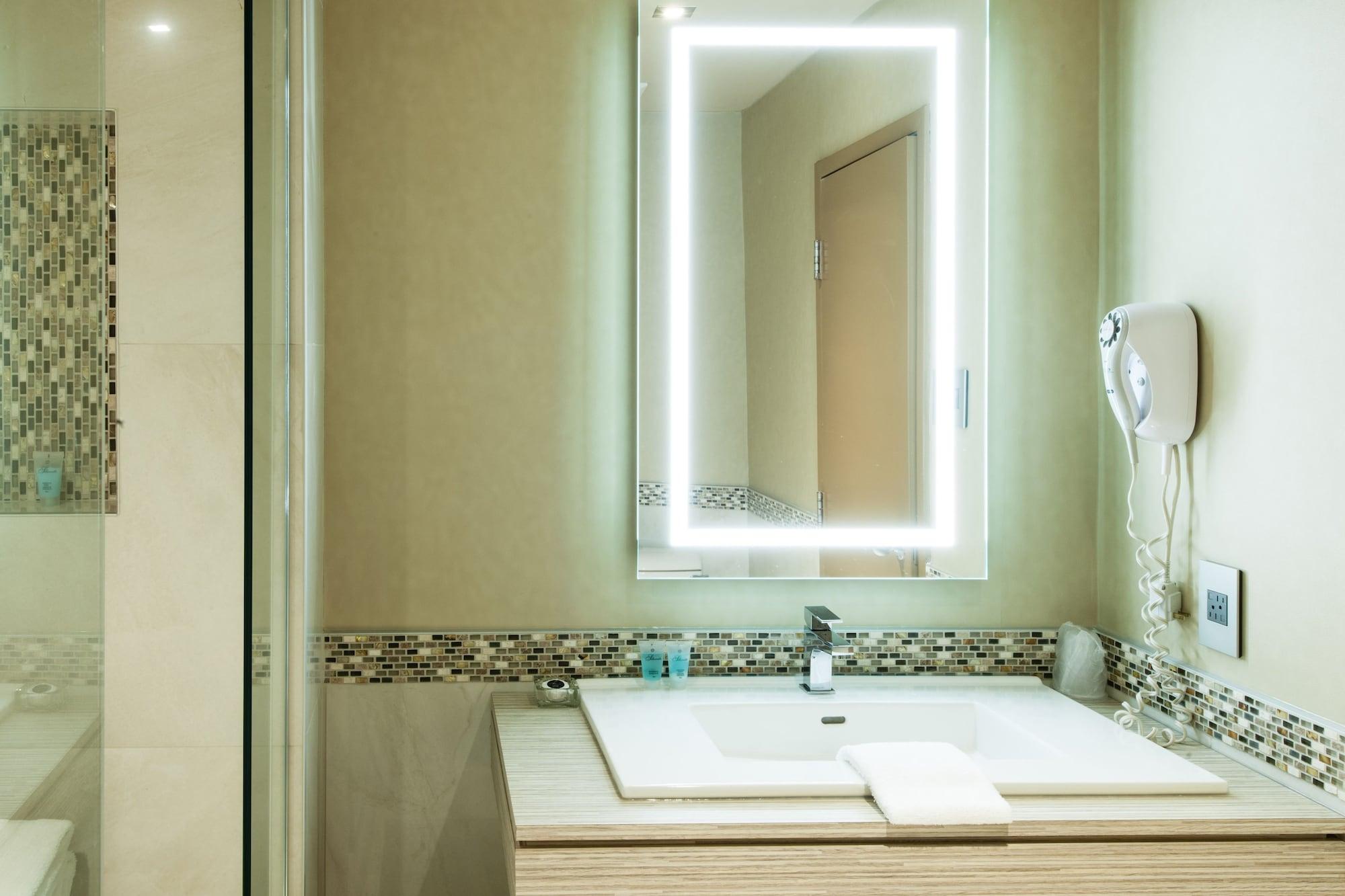 Le Chabrol Hotel & Suites มอนทรีอัล ภายนอก รูปภาพ