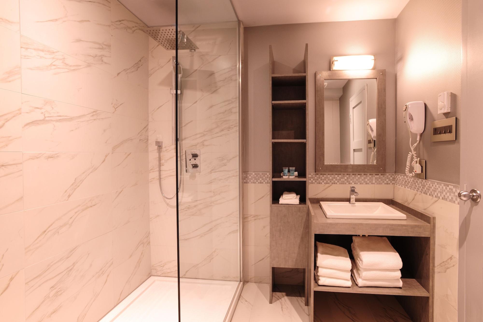 Le Chabrol Hotel & Suites มอนทรีอัล ภายนอก รูปภาพ