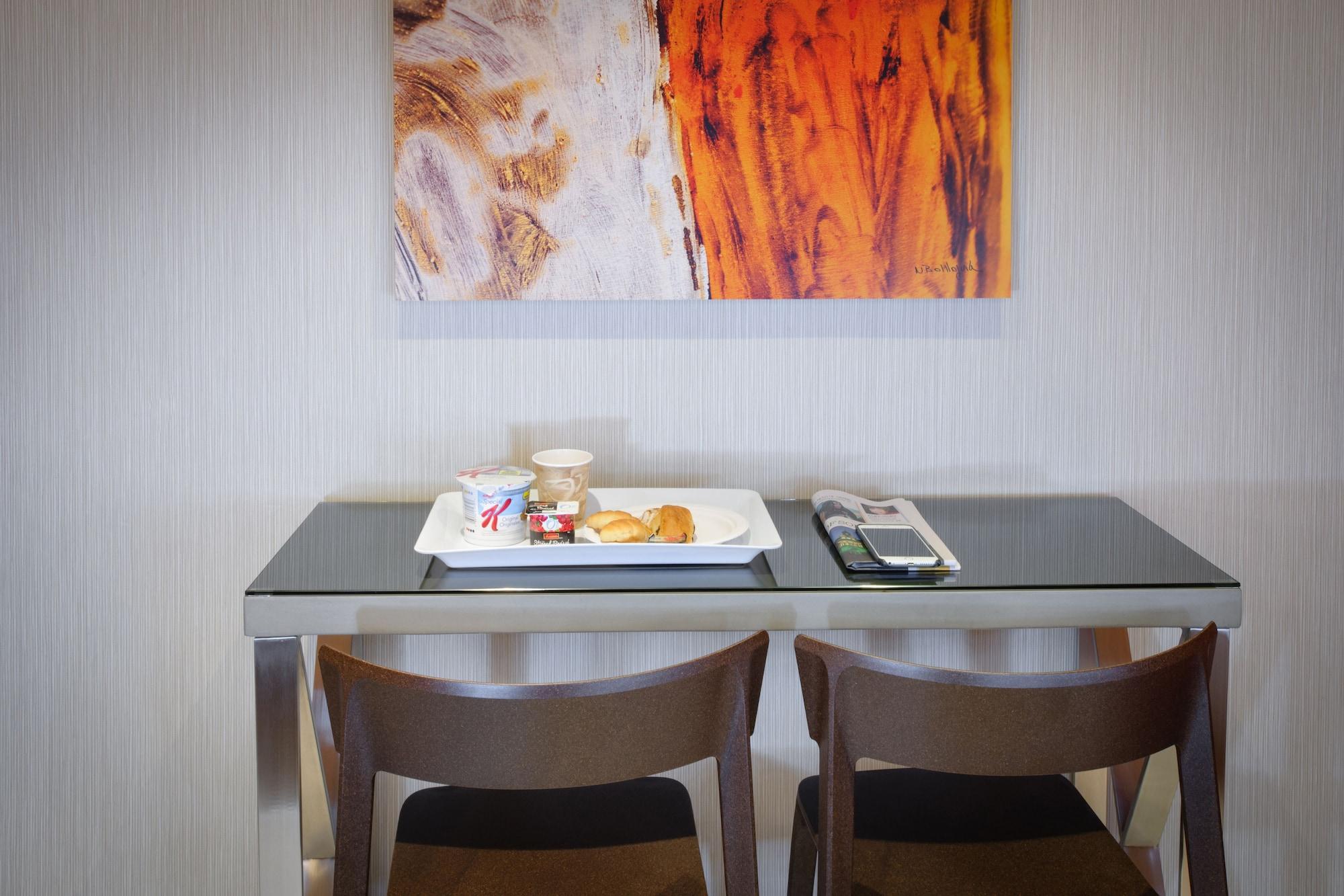 Le Chabrol Hotel & Suites มอนทรีอัล ภายนอก รูปภาพ