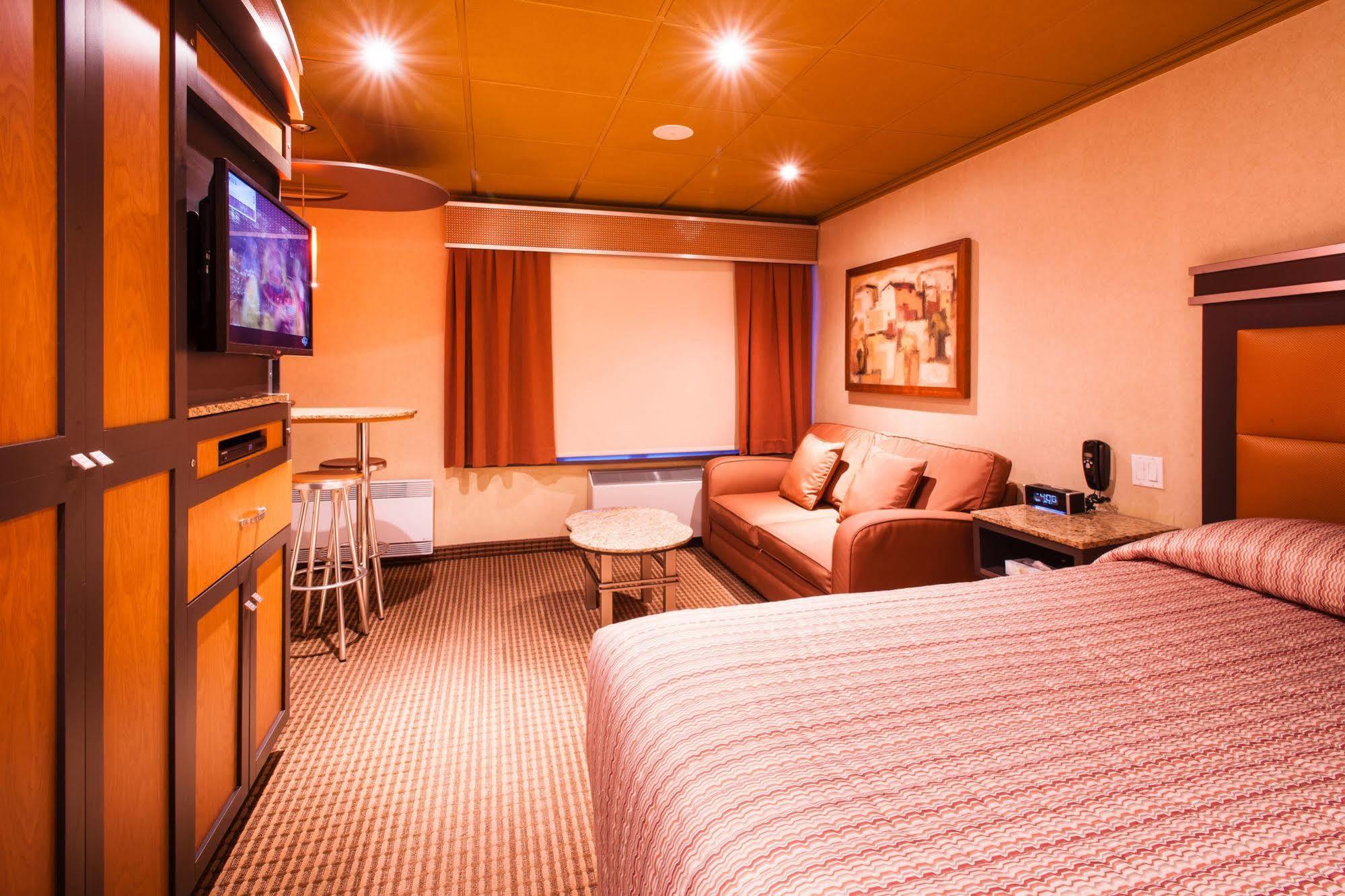 Le Chabrol Hotel & Suites มอนทรีอัล ภายนอก รูปภาพ