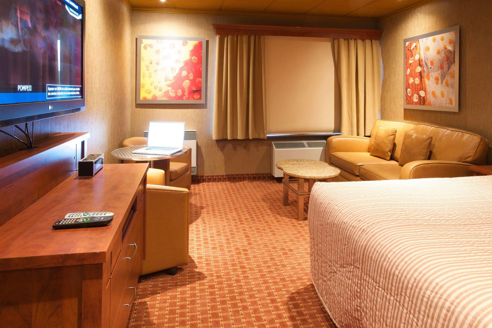 Le Chabrol Hotel & Suites มอนทรีอัล ภายนอก รูปภาพ